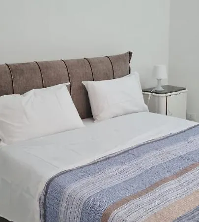 Mandralisca Holidays Apartman *